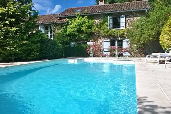 Charming self-catering holiday home with private heated pool Dordogne