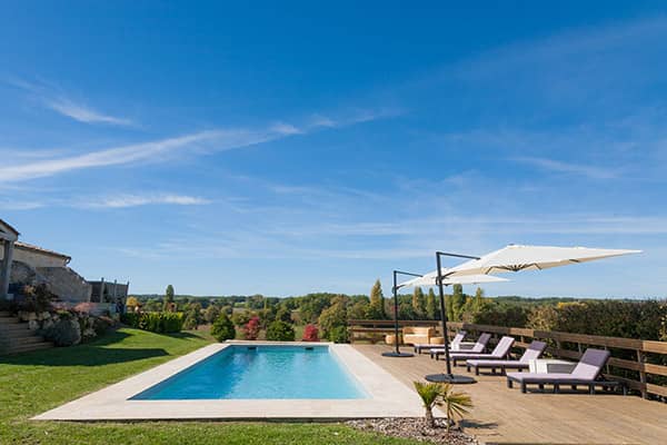 Luxury holiday home on the border of Dordogne and Lot with beautiful pool, fantastic views and a 1979 2cv. With private pool and jacuzzi. Sleeps 5