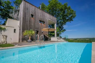 Spectaculaire moderne architecten villa met verwarmde infinity pool, veel comfort, privacy en een niet te evenaren uitzicht. 8 personen