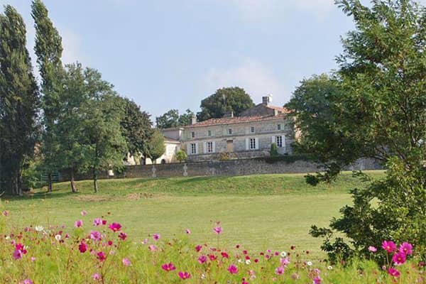 Domaine Borgnette - bij Cognac in Frankrijk. Een waar paradijs, veel comfort, privé zwembad en buitenkeuken. Ideaal voor meerdere gezinnen.