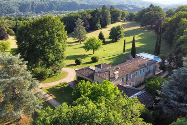 Domaine de Peycibeau - Prachtig domein in het hart van de gouden driehoek van de Périgord Noir en in de onmiddellijke nabijheid van alle toeristische plaatsen