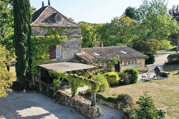 Hameau de Charme - Op maar liefst 25 hectare eigen grond is dit een toplocatie voor een vakantie met drie gezinnen of met een vriendengroep.