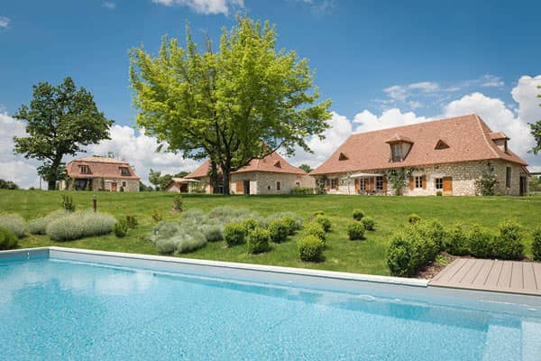 Roumaillac Dordogne - Domein dat bestaat uit drie uitermate luxe en charmante vakantiehuizen met groot zwembad. Ideaal voor groepen en grotere families.