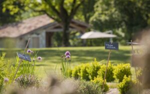 12 roumaillac9 garden1 luxe vakantiehuis dordogne