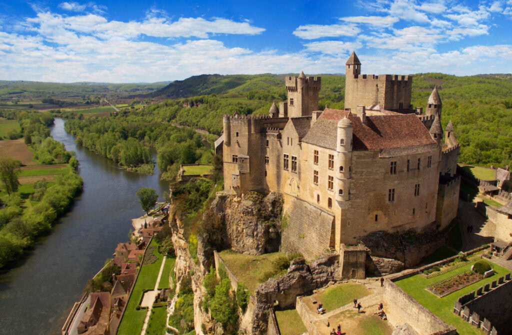 Château de Beynac: middeleeuws kasteel met uitzicht op de Dordogne-vallei