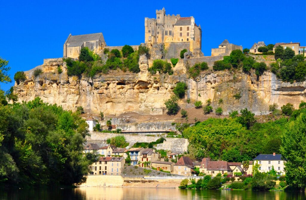 chateau de beynac luxury rentals dordogne