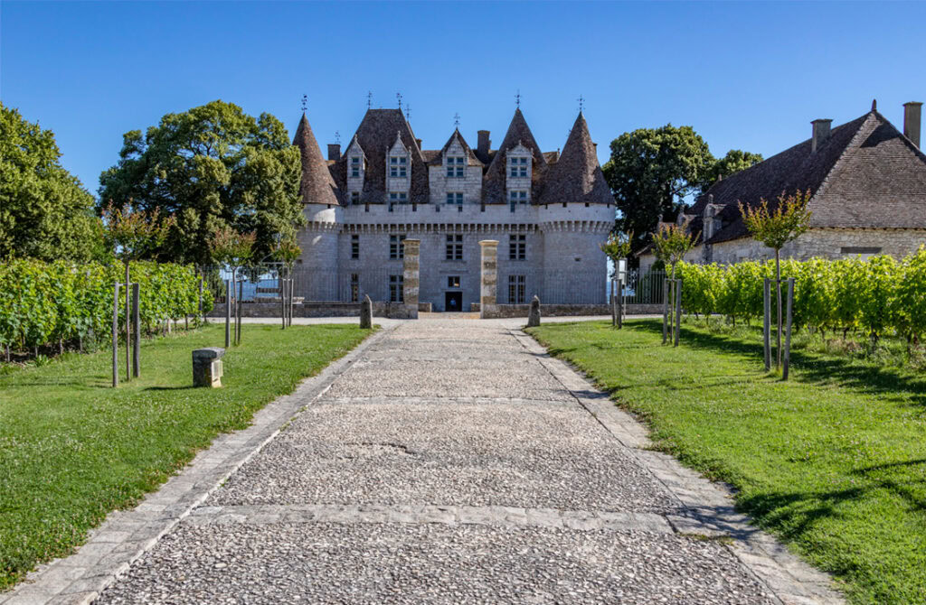 Wijnproeverij op Château de Monbazillac met uitzicht over Dordogne-vallei - Luxury Rentals Dordogne