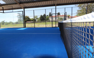 Luxe vakantiehuis in Dordogne met tennisbaan en prachtig uitzicht.