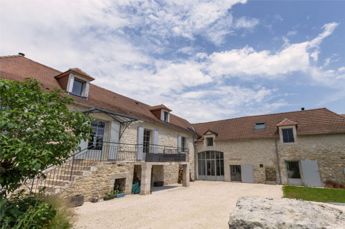 Luxe vakantiehuis Demeure Céleste met verwarmd zwembad en groene omgeving in de Dordogne