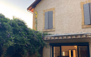 Luxe vakantiehuis in Dordogne met gezellige tuin en terras.