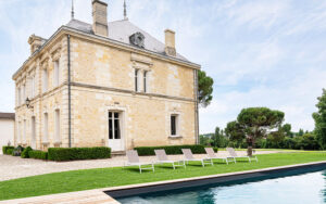 Luxe vakantiehuis in Dordogne met zwembad en prachtige tuin.