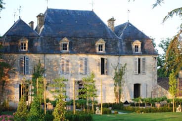 This beautiful chateau with its own private swimming pool is the ideal holiday destination for 2 people in spring and autumn.