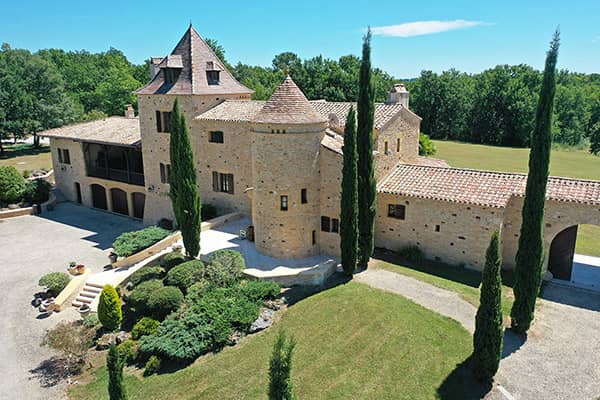 Luxe vakantie kasteel huren Dordogne, Frankrijk met tennisbaan en zwembad