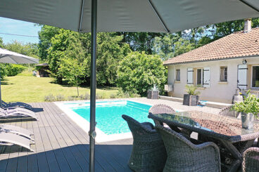 Heerlijk vakantiehuis met airco en privé zwembad, alles in perfecte staat. Ideaal voor gezinnen.