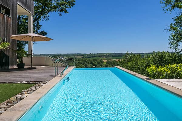 Spectaculaire moderne architecten villa met verwarmde infinity pool, veel comfort, privacy en een magnifiek weids uitzicht. 8 personen